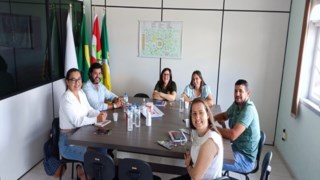 Câmara de Vereadores Recebe Dra. Adriele Y. Akiama. Câmara de Vereadores Recebe Dra. Adriele Y. Akiama.