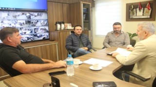 Vereadores Itamar Georg e Maikom Pasternack Visitam Prefeito de Araquari Vereadores Itamar Georg e Maikom Pasternack Visitam Prefeito de Araquari